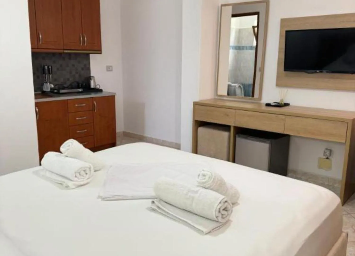 Hotel White House 2 Ksamil Sarandë Affittacamere